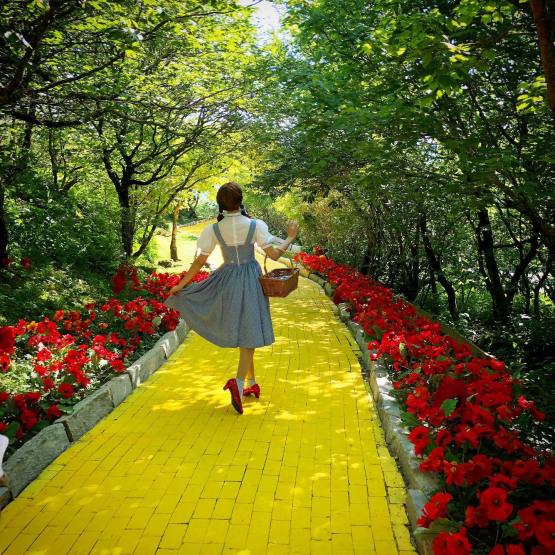 yellow brick road